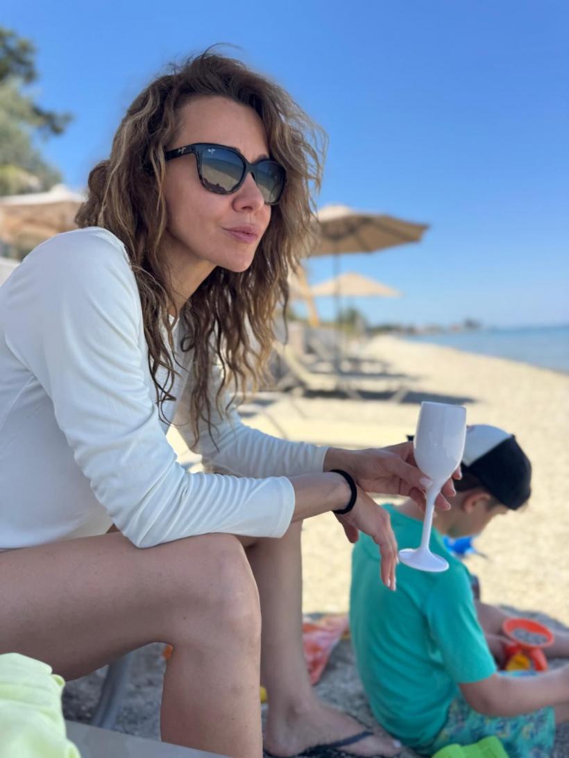 Andreea Vasile și Bogdan Albulescu, vacanță împreună după filmările pentru Iubire cu parfum de lavandă: „Am avut parte de timp cu familia, cu liniște și cu multă bucurie” 18967797