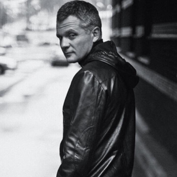 Cine este Viktor Anisimov, designerul ucrainean care l-a reinventat pe Zelenski la întâlnirea cu Trump 18968140