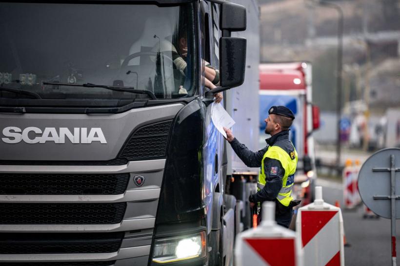 Restricții de circulație pentru camioane pe teritoriul Ungariei