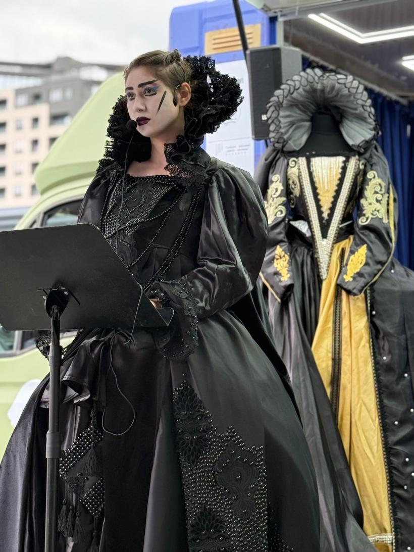 Caravana Shakespeare – peste tot ajunge la București 18967971