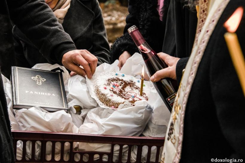 Ce înțelesuri a avut inițial cuvântul „parastas” 18968062