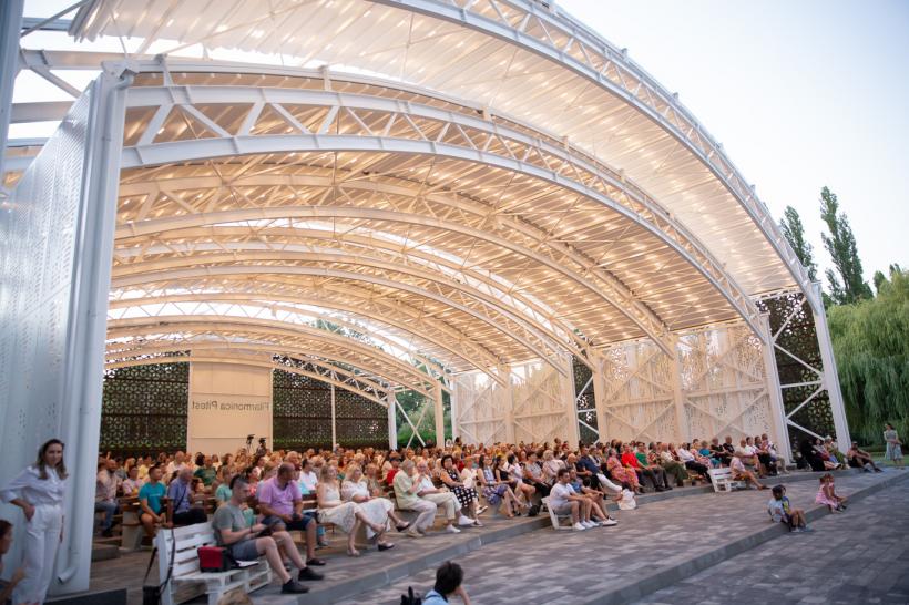 „Vivo per lei” –  concert triumfal cu tenorul Ştefan von Korch, invitaţii şi Filarmonica Piteşti la Teatrul de Vară Gheorghe Zamfir 18967983