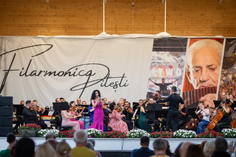 „Vivo per lei” –  concert triumfal cu tenorul Ştefan von Korch, invitaţii şi Filarmonica Piteşti la Teatrul de Vară Gheorghe Zamfir