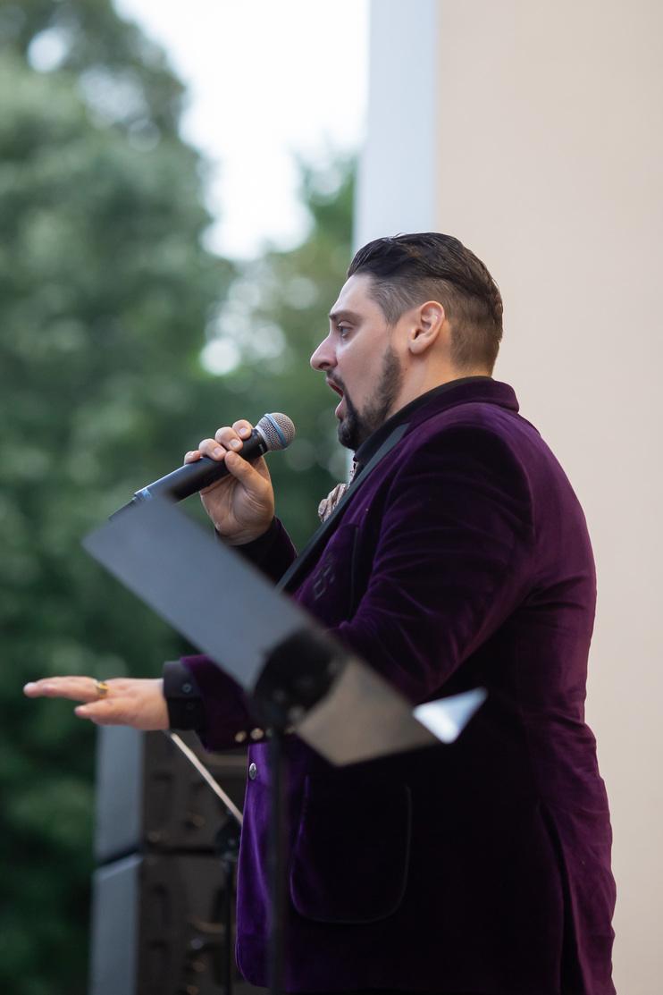 „Vivo per lei” –  concert triumfal cu tenorul Ştefan von Korch, invitaţii şi Filarmonica Piteşti la Teatrul de Vară Gheorghe Zamfir 18967990