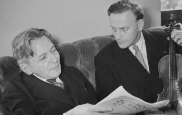 Legendarul violonist Yehudi Menuhin, elevul lui Enescu, a fost prezent de patru ori pe scena Festivalului Internațional George Enescu