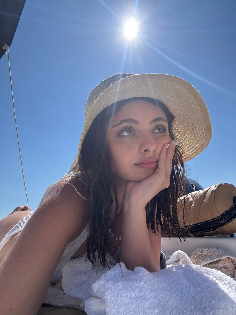 Alexia Caras, actrița din Iubire cu parfum de lavandă, despre vacanță și revenirea pe platourile de filmare: „Mi-a lipsit ritmul, energia aia alertă care mă trezește mai bine decât orice cafea” 18968195