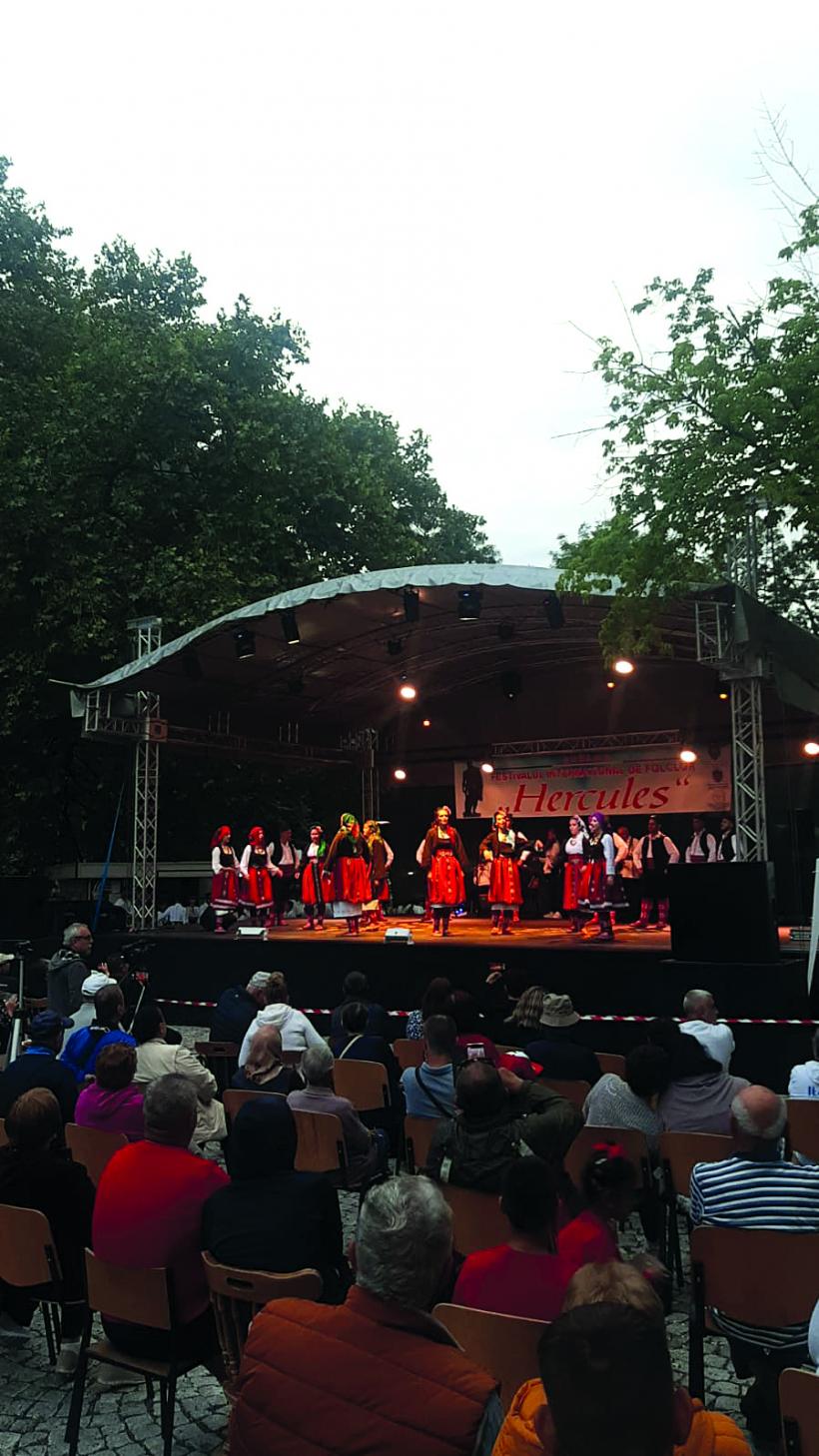 Băile Herculane - stațiunea unde hotelurile sunt pline de sărbători 18968452