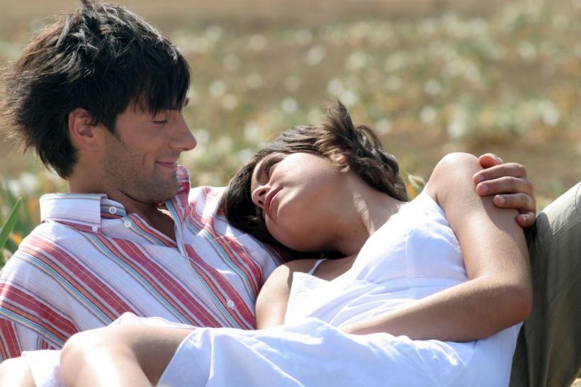 Cele mai atente și devotate zodii în dragoste: cine te face să te simți răsfățat și iubit