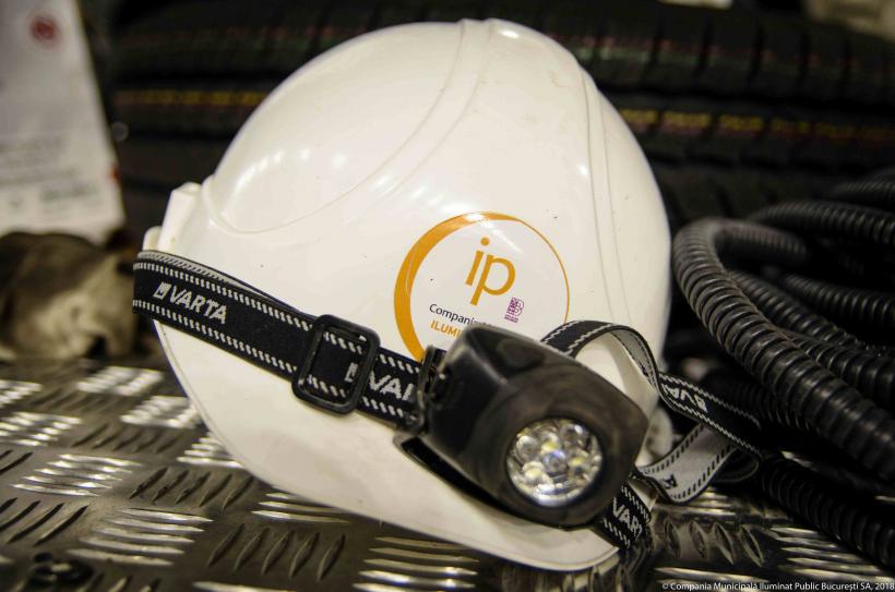 Profesor de sport, &#537;ef peste iluminatul public din Capital&#259;. Compania prelunge&#537;te mandatele &bdquo;speciali&#537;tilor&rdquo; din CA