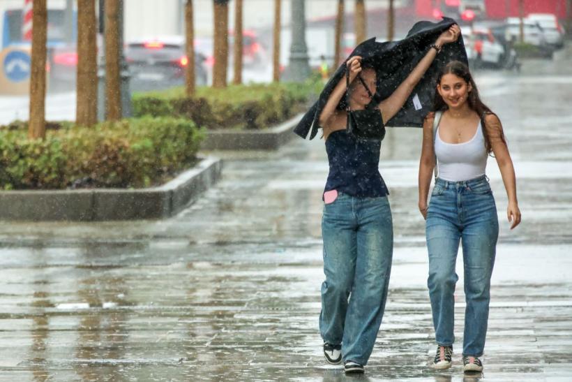 Alertă meteo imediată de vreme severă! Ploi torențiale, descărcări electrice și grindină. Iată lista localităților afectate