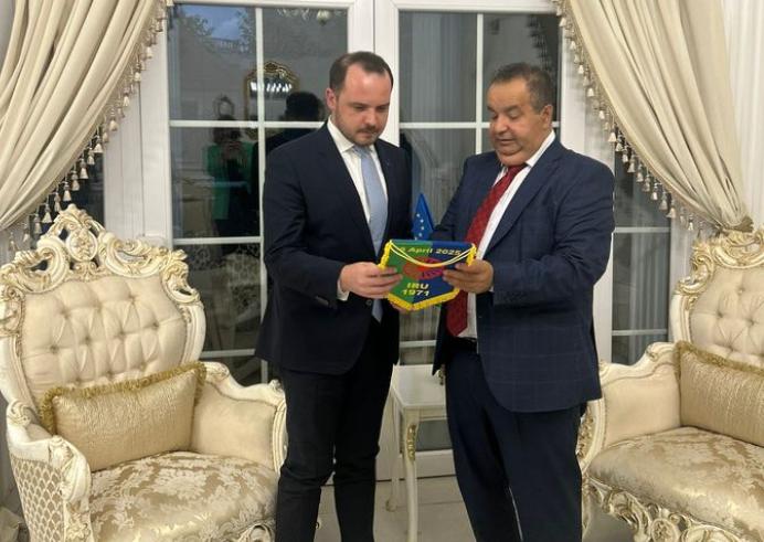 Ministrul Sănătății, cină cu Regele romilor, Dorin Cioabă, la palatul din Sibiu 18968652