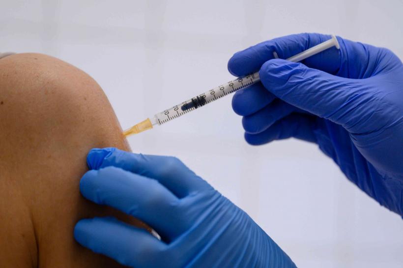 Un nou derapaj marca „Groșan”:  nevaccinații se pot îmbolnăvi dacă fac sex cu vaccinații 18968859