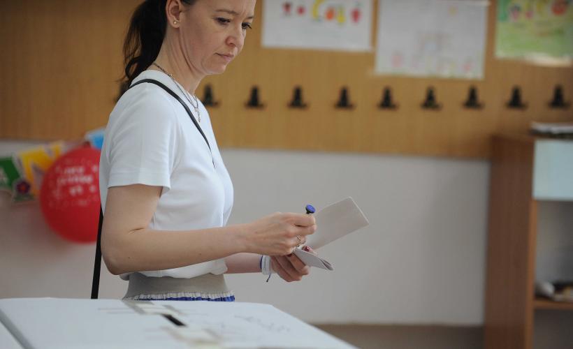 Termenul legal până la care trebuiau organizate alegeri parțiale la Capitală a expirat. Un fost judecător acuză Guvernul de abuz în serviciu