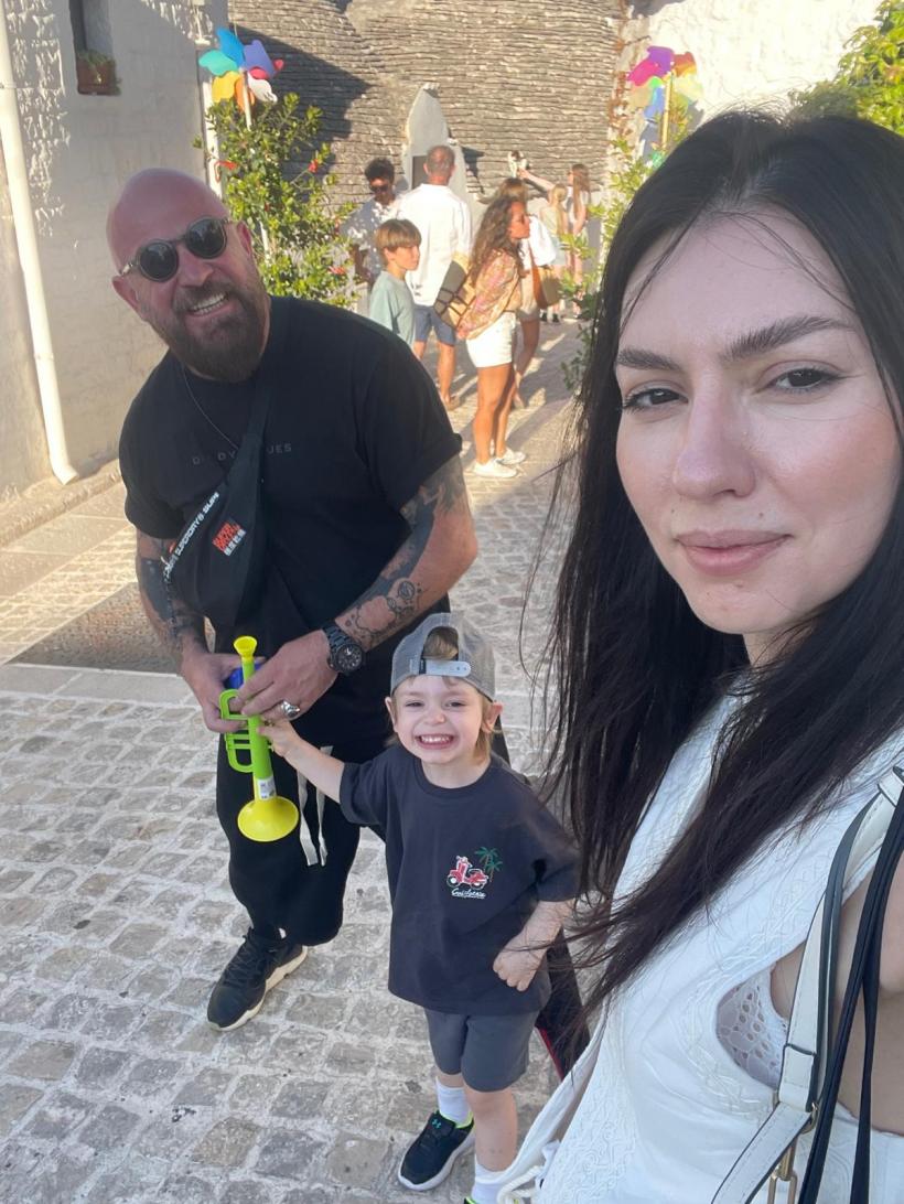 Andrei Coman, primarul din Iubire cu parfum de lavandă, vară între Podişor și Puglia: „Toată lumea mă strigă dom’ Primar!” 18968945