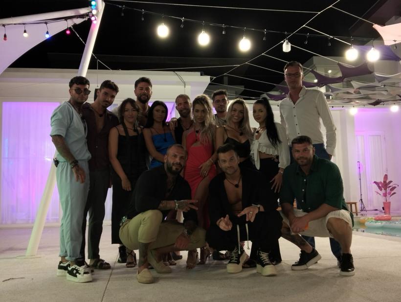 Ultima seară de petreceri în vile va fi marcată de vești importante, iar focul se va aprinde încă o dată! Show-ul rămâne lider de audiență. 18969114