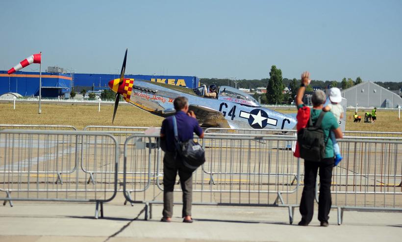A început BIAS 2025, cel mai mare show aviatic din România 18969455