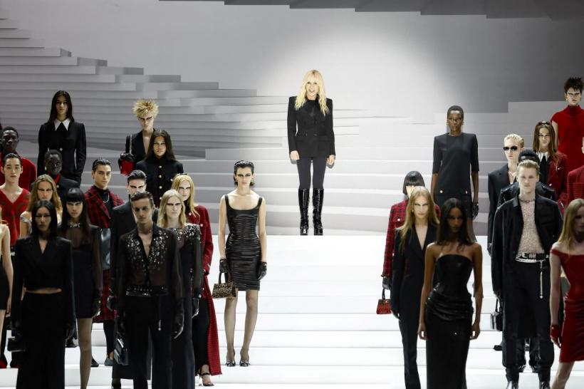 Cum arată Donatella Versace la 70 de ani. Admiratorii sunt impresionați de schimbare