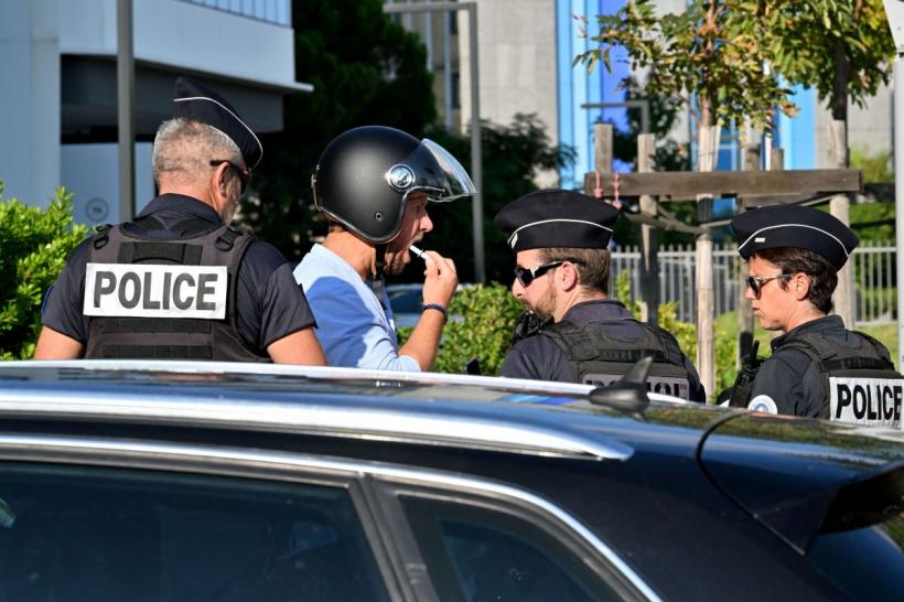 Incident tragic în nordul Franței. O mașină a intrat deliberat în mai mulți pietoni. O persoană a murit și alte 5 au fost rănite