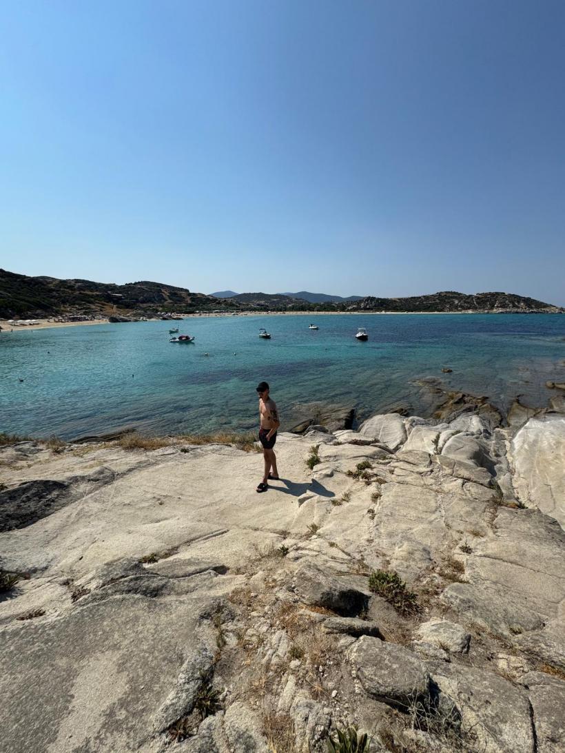 Juno, Rocky din Iubire cu parfum de lavandă, și-a încărcat bateriile între muzică, mare și adrenalină: „Povestea vieții mele e un scenariu de film”