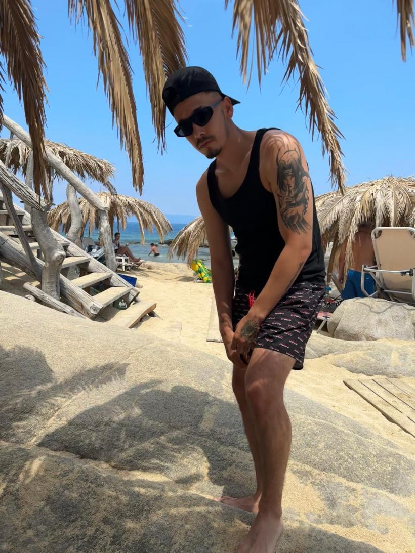 Juno, Rocky din Iubire cu parfum de lavandă, și-a încărcat bateriile între muzică, mare și adrenalină: „Povestea vieții mele e un scenariu de film” 18969473