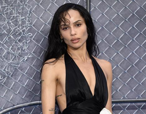 Bombă în showbiz! Zoë Kravitz și Harry Styles, surprinși în ipostaze tandre la Londra. S-a înfiripat o nouă poveste de dragoste? 18969021