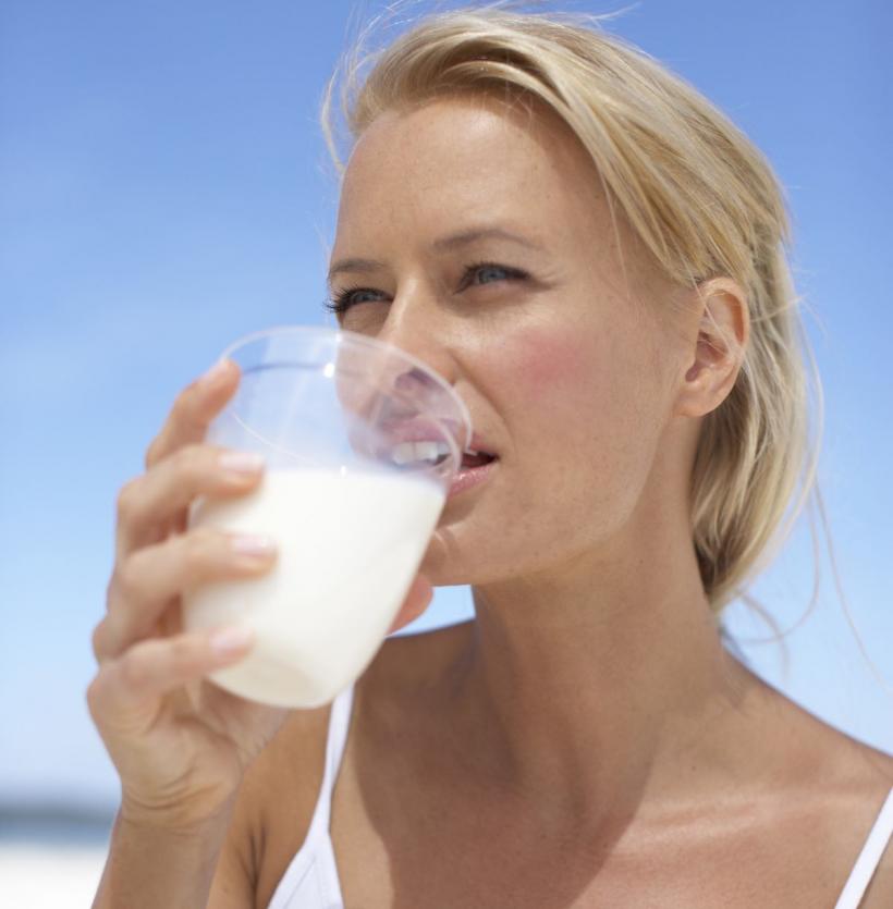 Ce se întâmplă cu corpul tău când bei lapte în fiecare zi