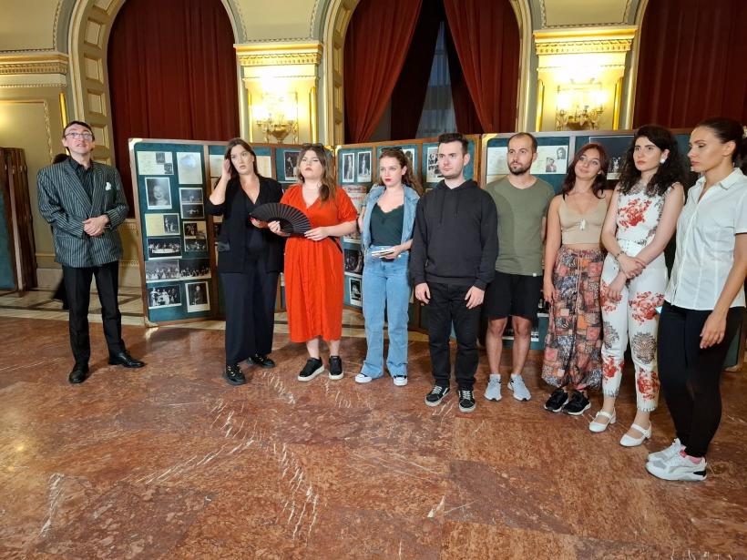 Workshopul de „Arta Actorului de Comedie cu producție de scurt metraj” 2025 s-a încheiat cu aplauze pe scena Operei Naţionale Bucureşti 18969749