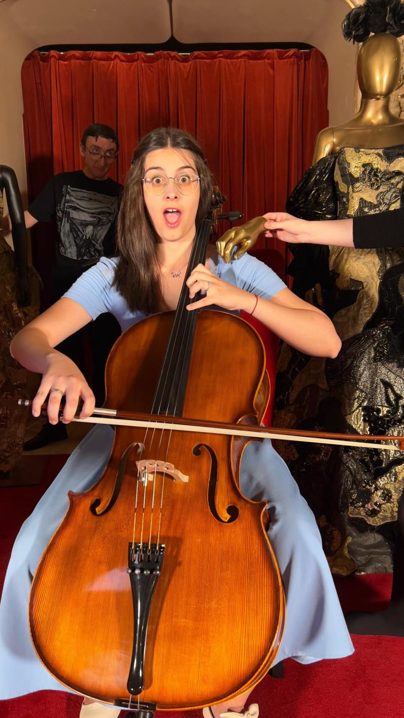 Workshopul de „Arta Actorului de Comedie cu producție de scurt metraj” 2025 s-a încheiat cu aplauze pe scena Operei Naţionale Bucureşti 18969751