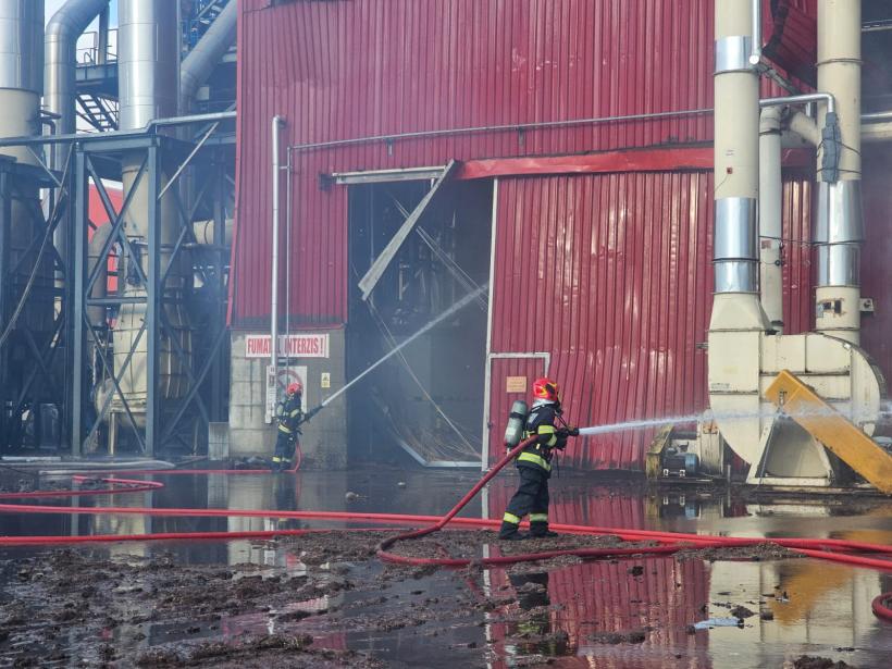 Incendiu cu victime la o fabrică din Sebeș. Planul roșu de intervenție, activat 18969825