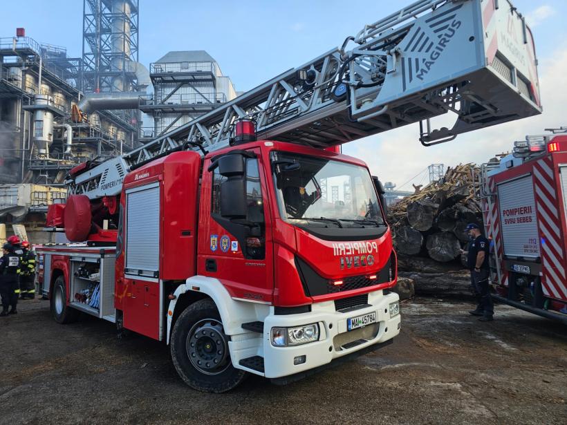 Incendiu cu victime la o fabrică din Sebeș. Planul roșu de intervenție, activat 18969828