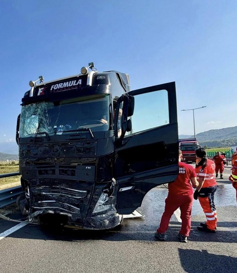 Trei muncitori au murit pe A1 Sibiu-Deva, loviți de un TIR la Boița 18970054