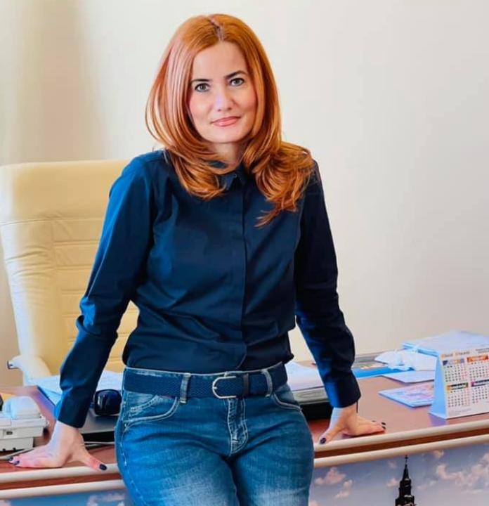 De la viceprimar la Oradea în mandatul lui Bolojan, la secretar al Camerei Deputaților: ascensiunea Arinei Moș, protejata premierului 18970099