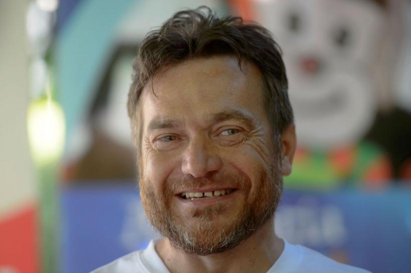 Un român a devenit primul om din lume care parcurge înot un continent