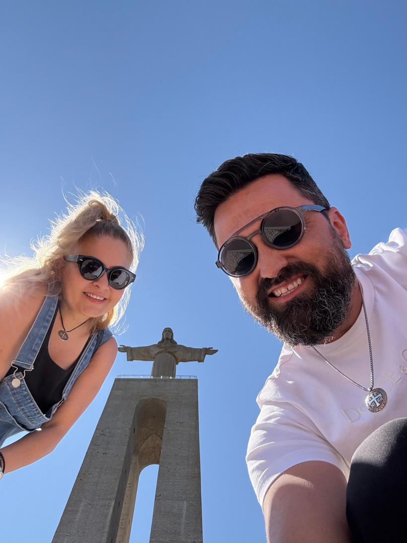 Chef Orlando Zaharia, vacanță la Lisabona împreună cu soția: „Orașul ne-a cucerit cu străzile lui colorate, pe care le-am luat la pas” 18970227