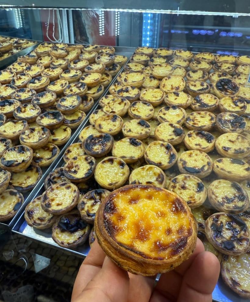 Chef Orlando Zaharia, vacanță la Lisabona împreună cu soția: „Orașul ne-a cucerit cu străzile lui colorate, pe care le-am luat la pas” 18970231