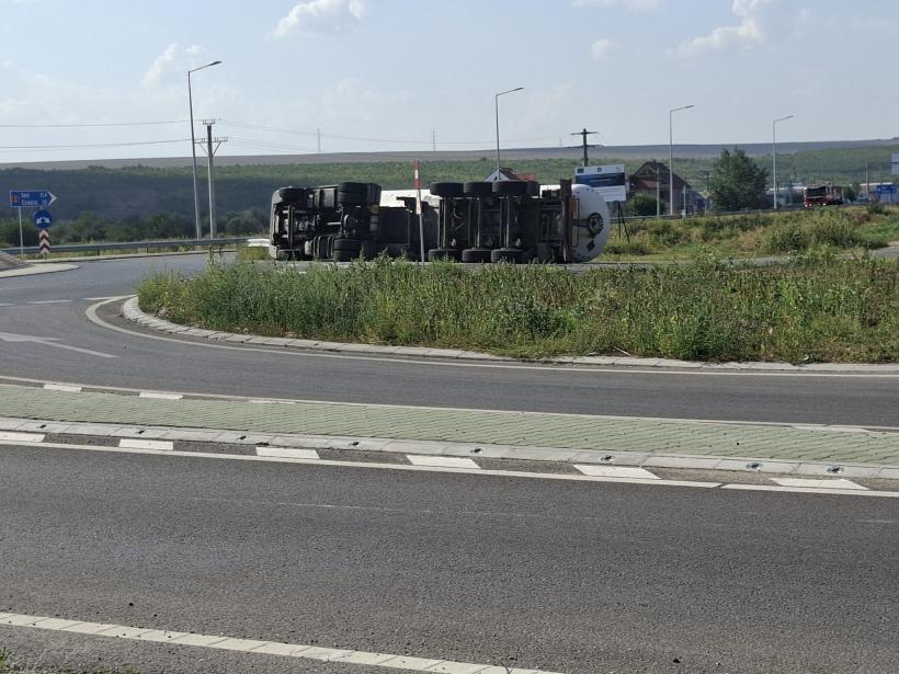 Cisterna cu GPL răsturnată în Vaslui a fost ridicată. 85 de persoane au fost evacuate noaptea trecută 18970121