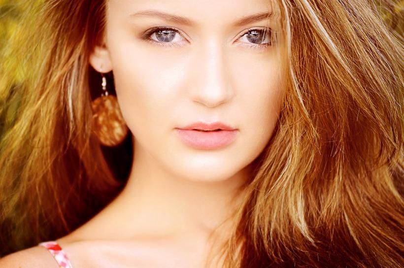 Culorile toamnei 2025. Nuanțele care vor da strălucire părului tău