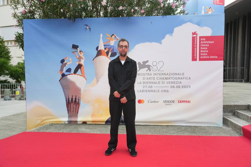 „Dinți de lapte”, regizat de Mihai Mincan și produs de deFilm, a primit cronici elogioase la Festivalul Internațional de Film de la Veneția 18970049