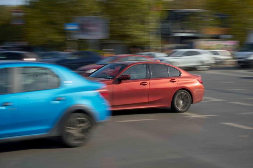 Fraudă de proporții pe piaţa auto. Proprietarul unei mari firme de mașini second-hand, cercetat pentru evaziune fiscală