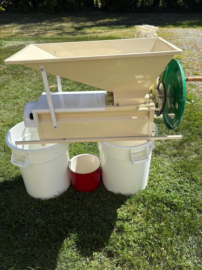 Ferma din Detroit și ogorul de lângă București 18970466