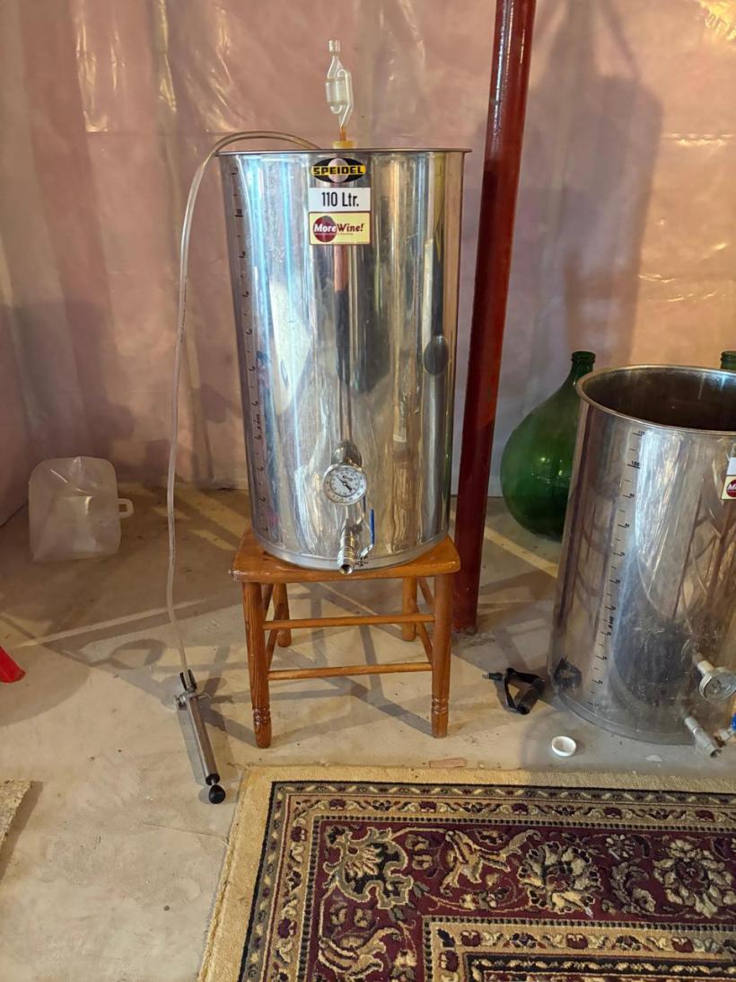 Ferma din Detroit și ogorul de lângă București 18970467