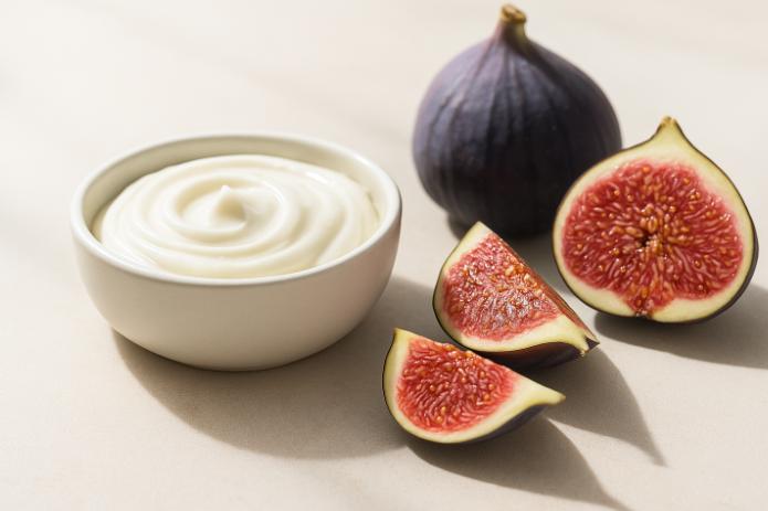 Smochine pentru piele: Măști, scruburi și creme de făcut acasă