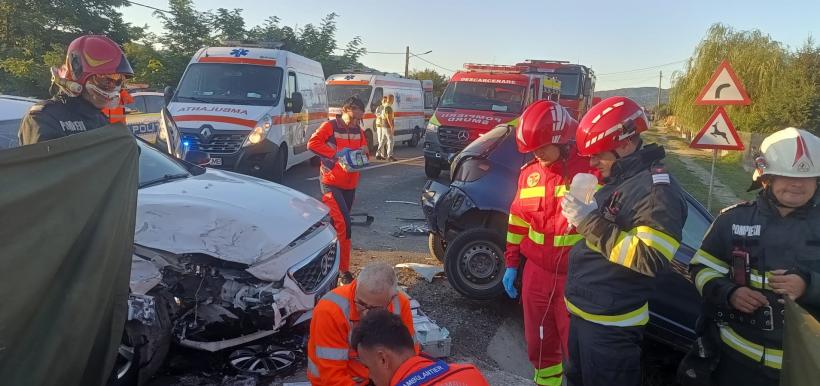 Doi șoferi au murit într-un accident produs pe un drum județean din Argeș