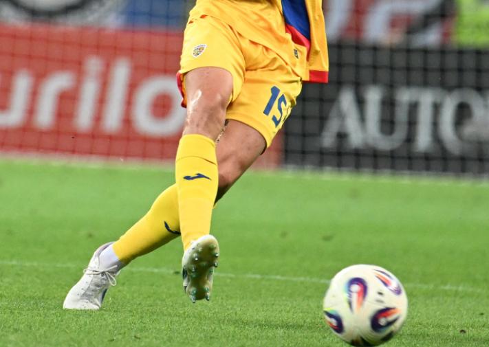 Naționala de fotbal a României zboară astăzi în Cipru, pentru meciul din preliminariile CM 2026