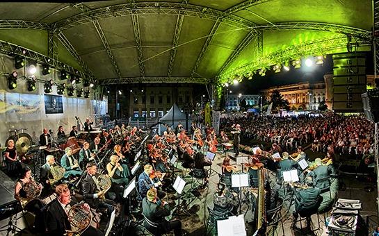 ARCUB readuce muzica clasică în inima Capitalei: Urmează a VI-a ediție a „Pieței Festivalului George Enescu” 18970486