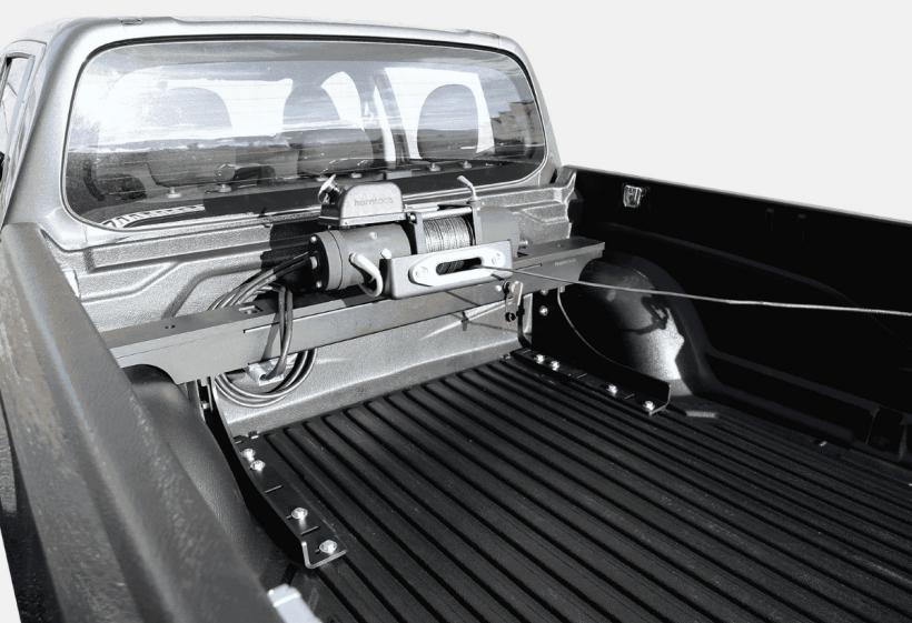 Cucereste orice traseu cu un troliu Toyota Hilux