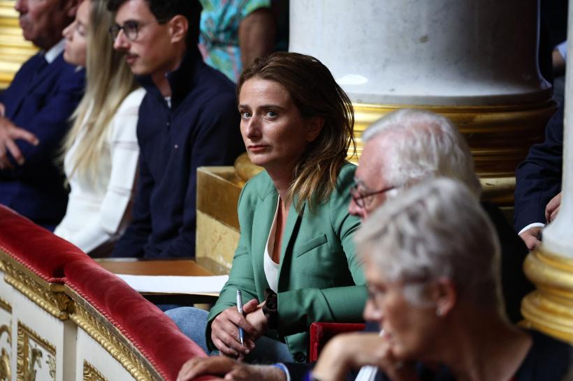 Criză politică la Paris: Guvernul francez se prăbușește după ce parlamentarii votează pentru demiterea prim-ministrului. Ce opțiuni are președintele Macron? 18971112