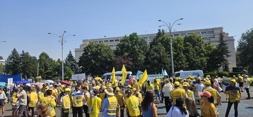 Prima zi de școală, cu profesorii în stradă: începe scandalul 18970837