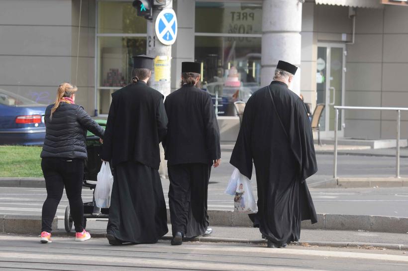 Sancțiuni mai aspre pentru falșii avocați, medici sau preoți: vor sta până la 5 ani după gratii 