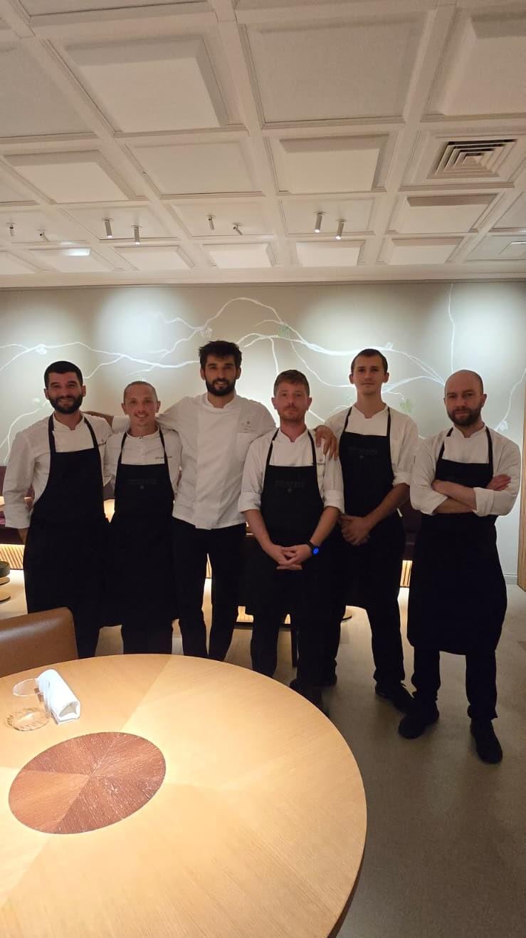 Claudiu Gherguț, câștigătorul sezonului 15 Chefi la cuțite, s-a alăturat echipei de la Retroscena, restaurantul lui Chef Richard Abou Zaki: „Am simțit că aici este locul meu” 18971430